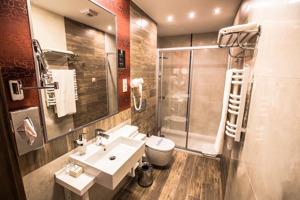 Mineral Hotel Malinowy Raj Solec-Zdrój Oda fotoğraf