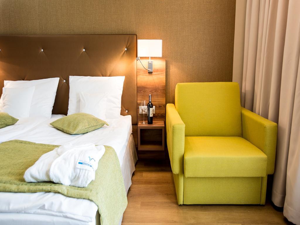 Mineral Hotel Malinowy Raj Solec-Zdrój Dış mekan fotoğraf
