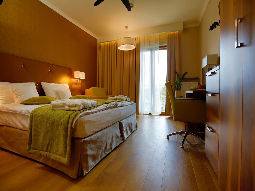 Mineral Hotel Malinowy Raj Solec-Zdrój Dış mekan fotoğraf